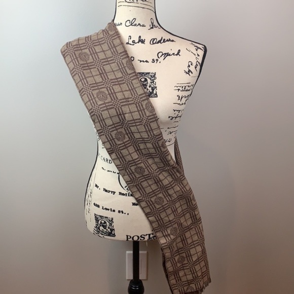 Cashwear Two-Tone Scarf - Picture 5 of 8